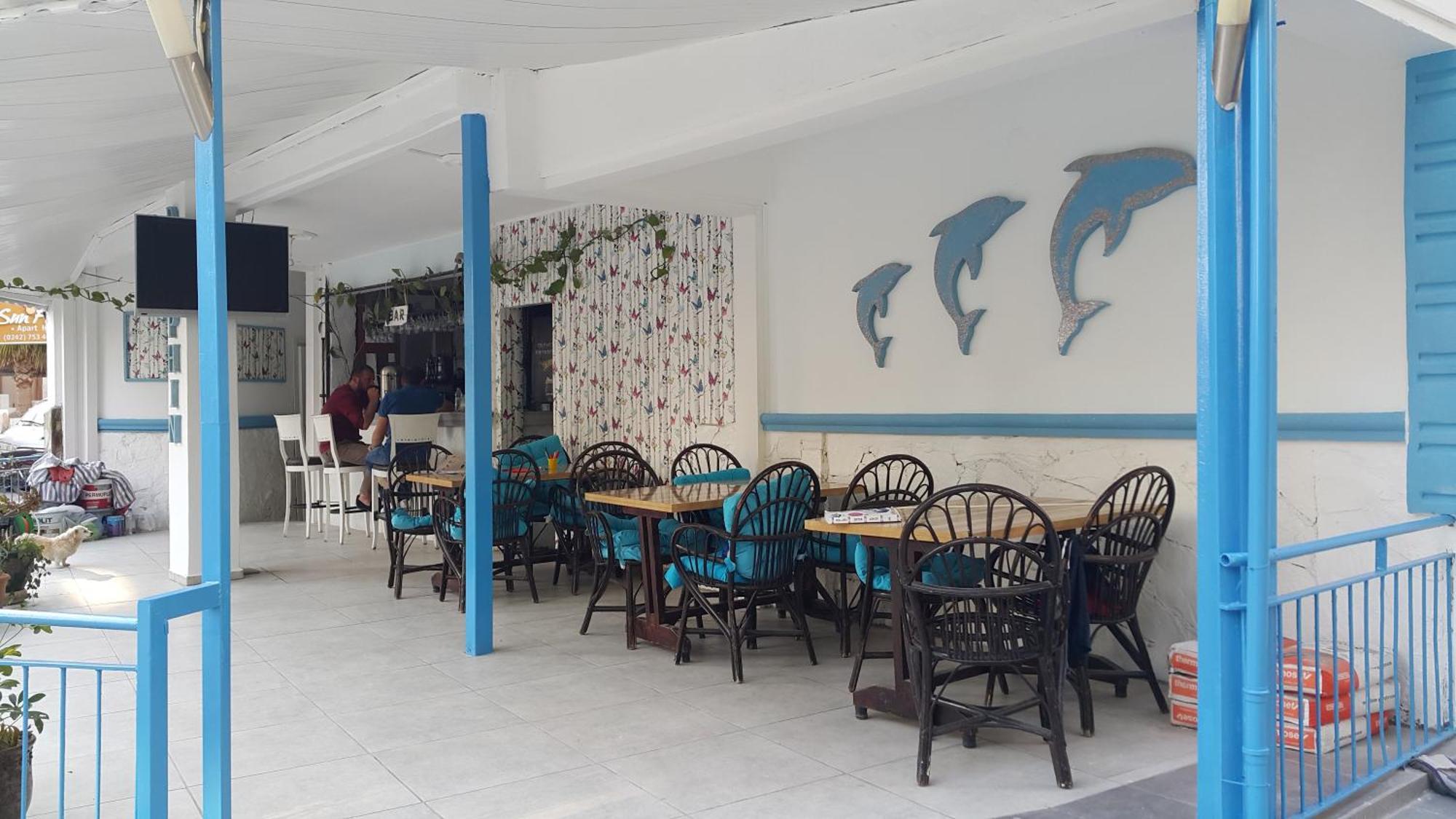 Delphin Hotel Side Exterior photo